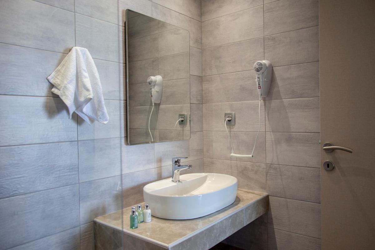 Villa Marina Kalamitsi  Bagian luar foto